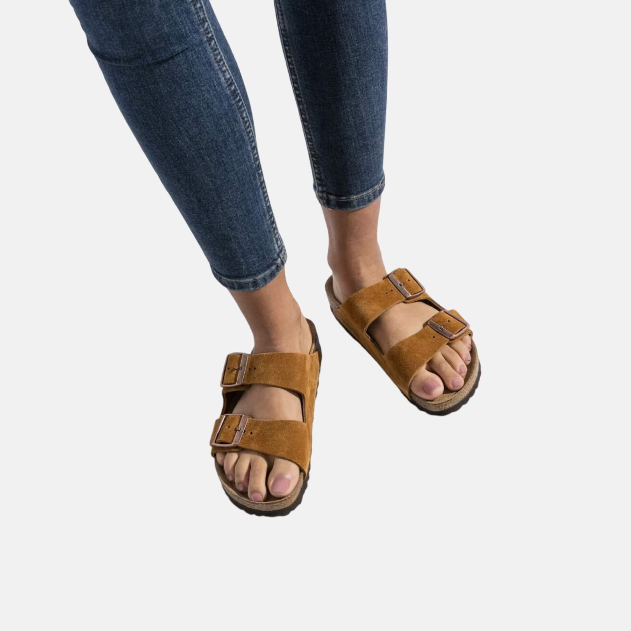 Hnedé Regular šľapky Birkenstock Arizona Soft Footbed Suede