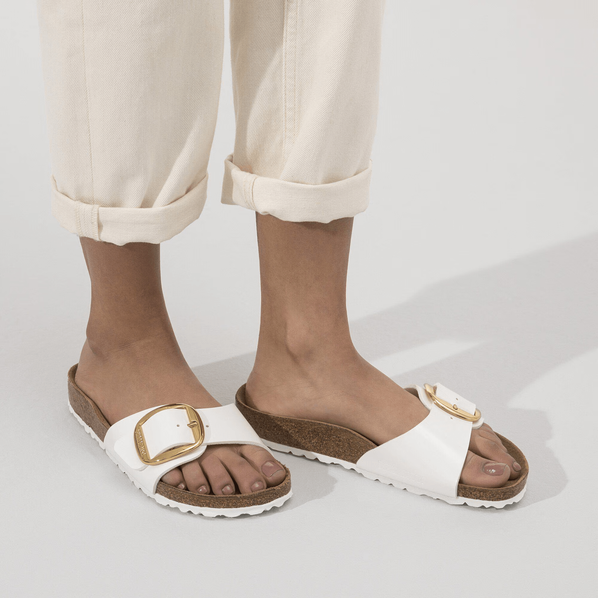 Bielo-zlaté narrow šľapky Birkenstock Madrid Big Buckle Birko-Flor Patent