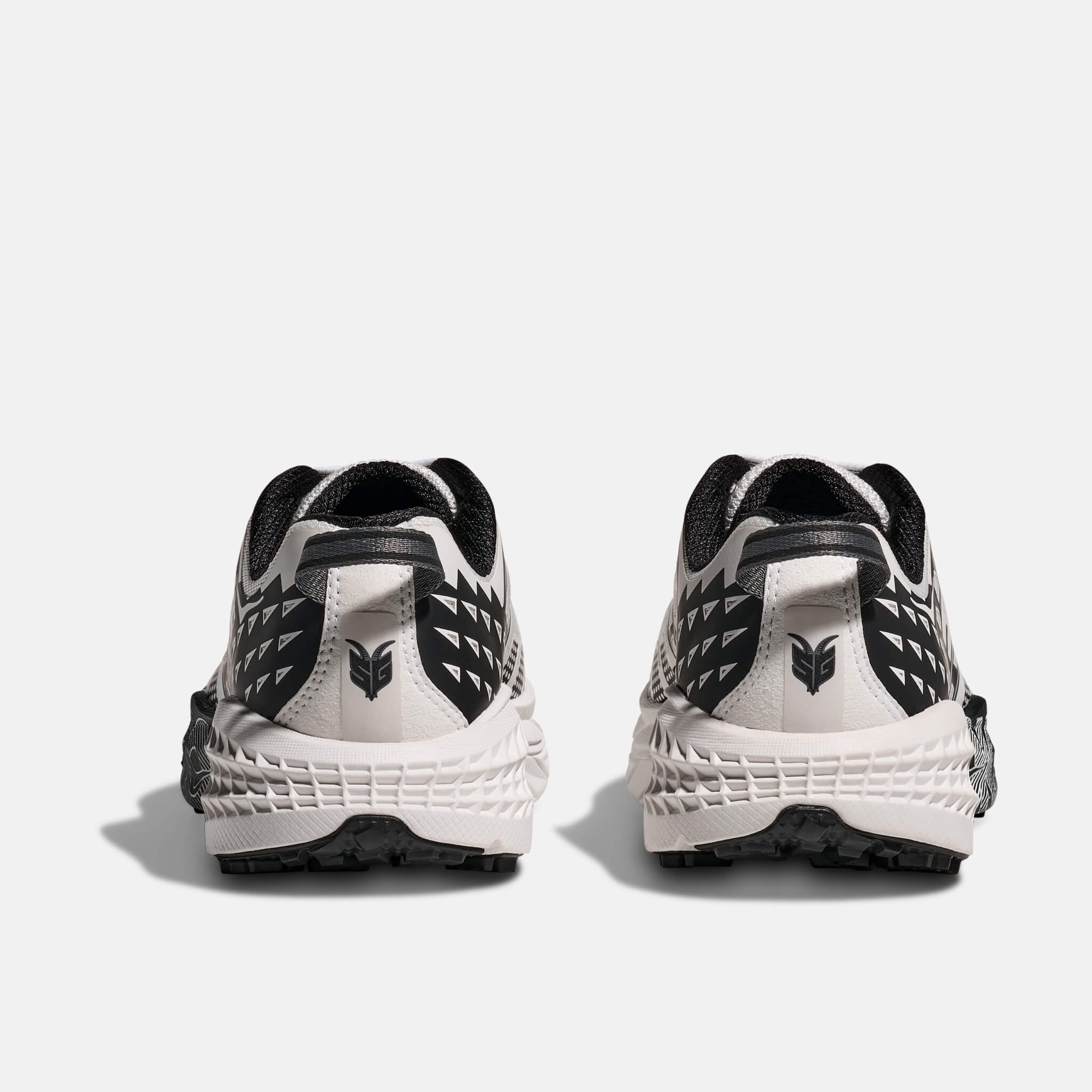 Unisex čierno-biele tenisky Hoka Speedgoat 2