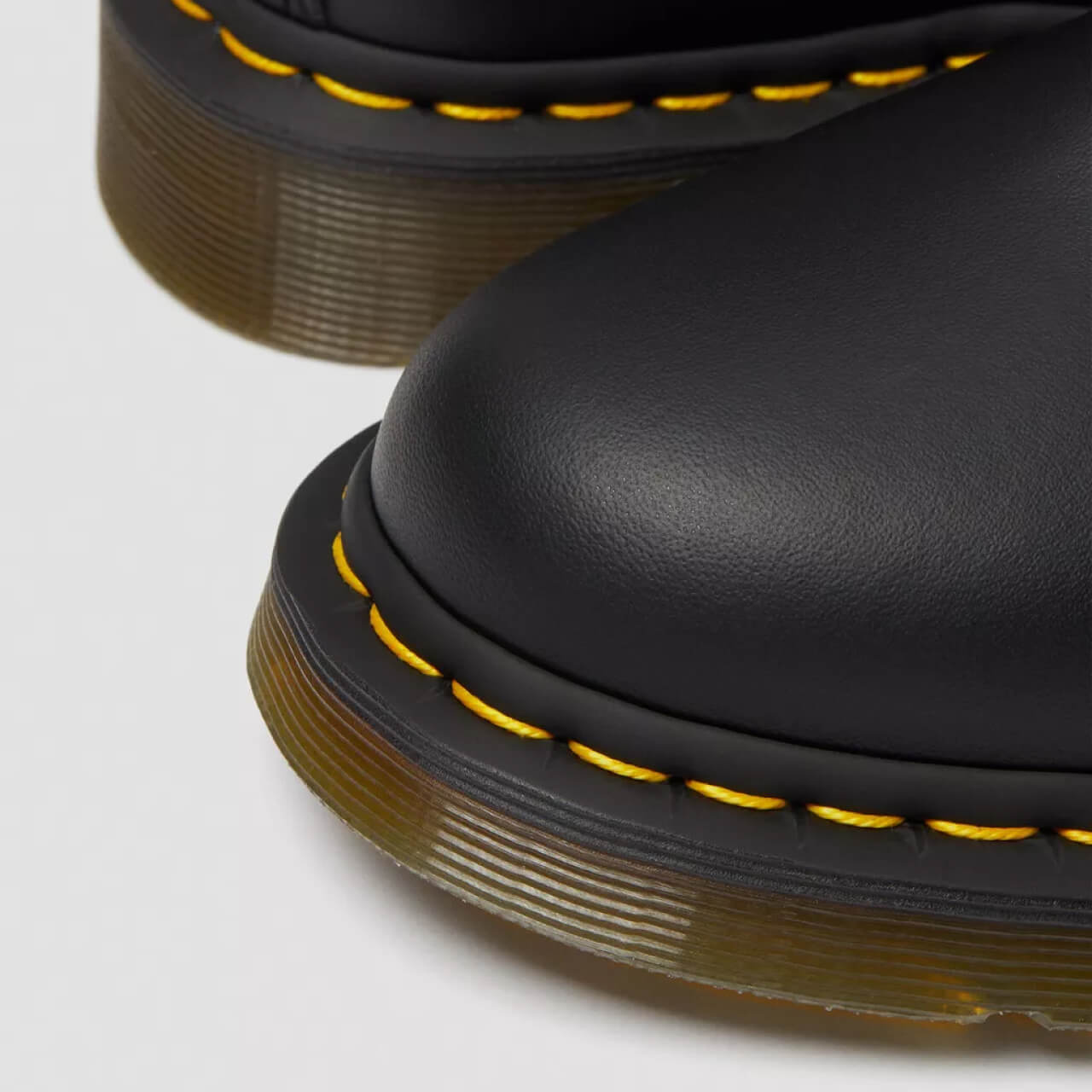 Čierne členkové topánky Dr. Martens 1460 Vegan