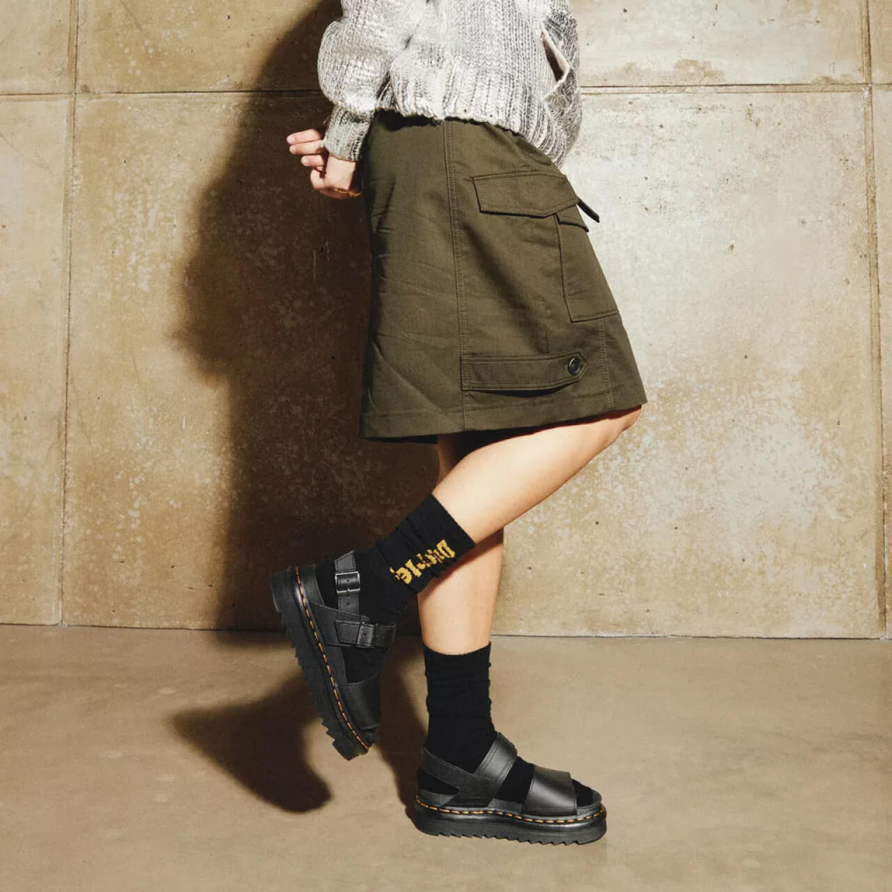 Dámske čierne sandále Dr. Martens Voss