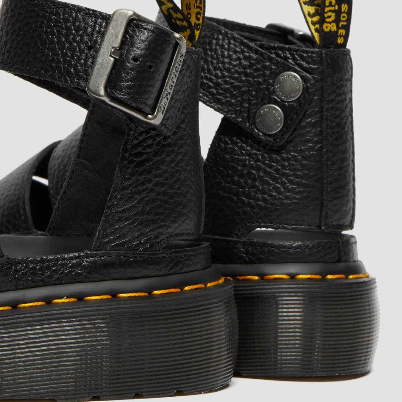 Dámske čierne sandále Dr. Martens Clarissa II Quad