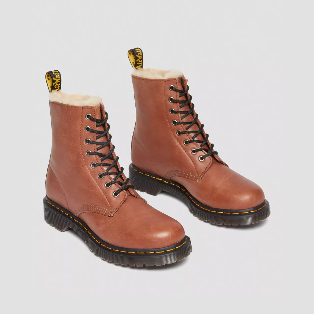 Dámske hnedé členkové topánky Dr. Martens 1460 Serena
