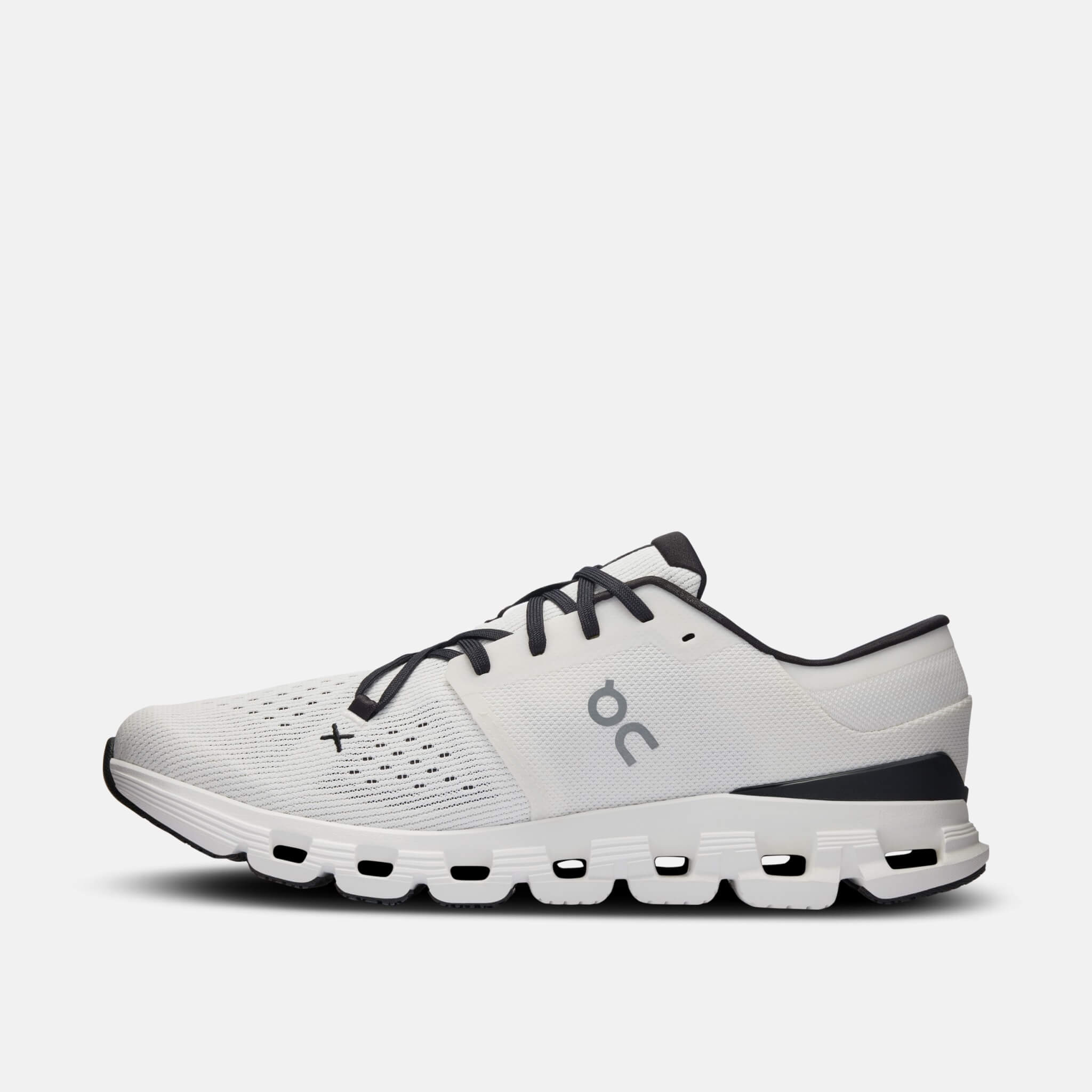 Pánske biele bežecké tenisky On Cloud X 4