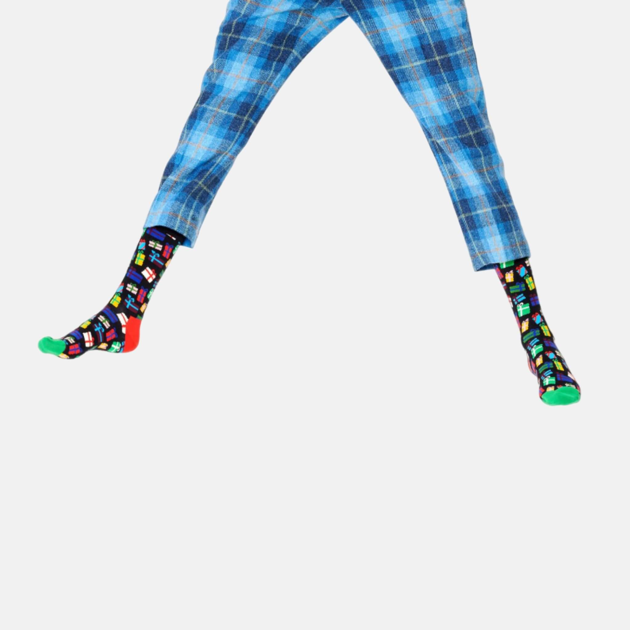 Čierne ponožky Happy Socks s darčekmi, vzor Gift Bonanza