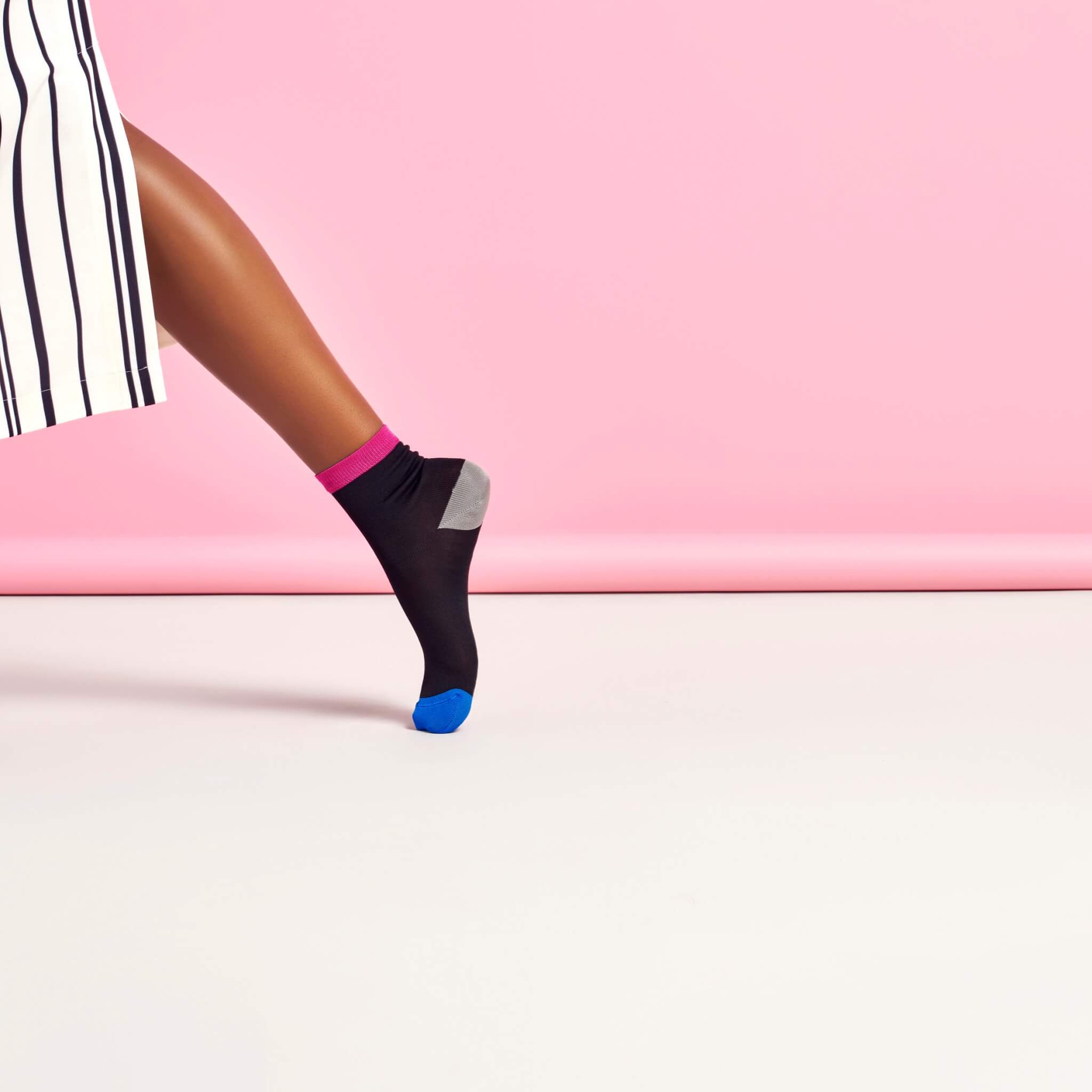 Dámske čierne ponožky Happy Socks Grace // kolekcia Hysteria