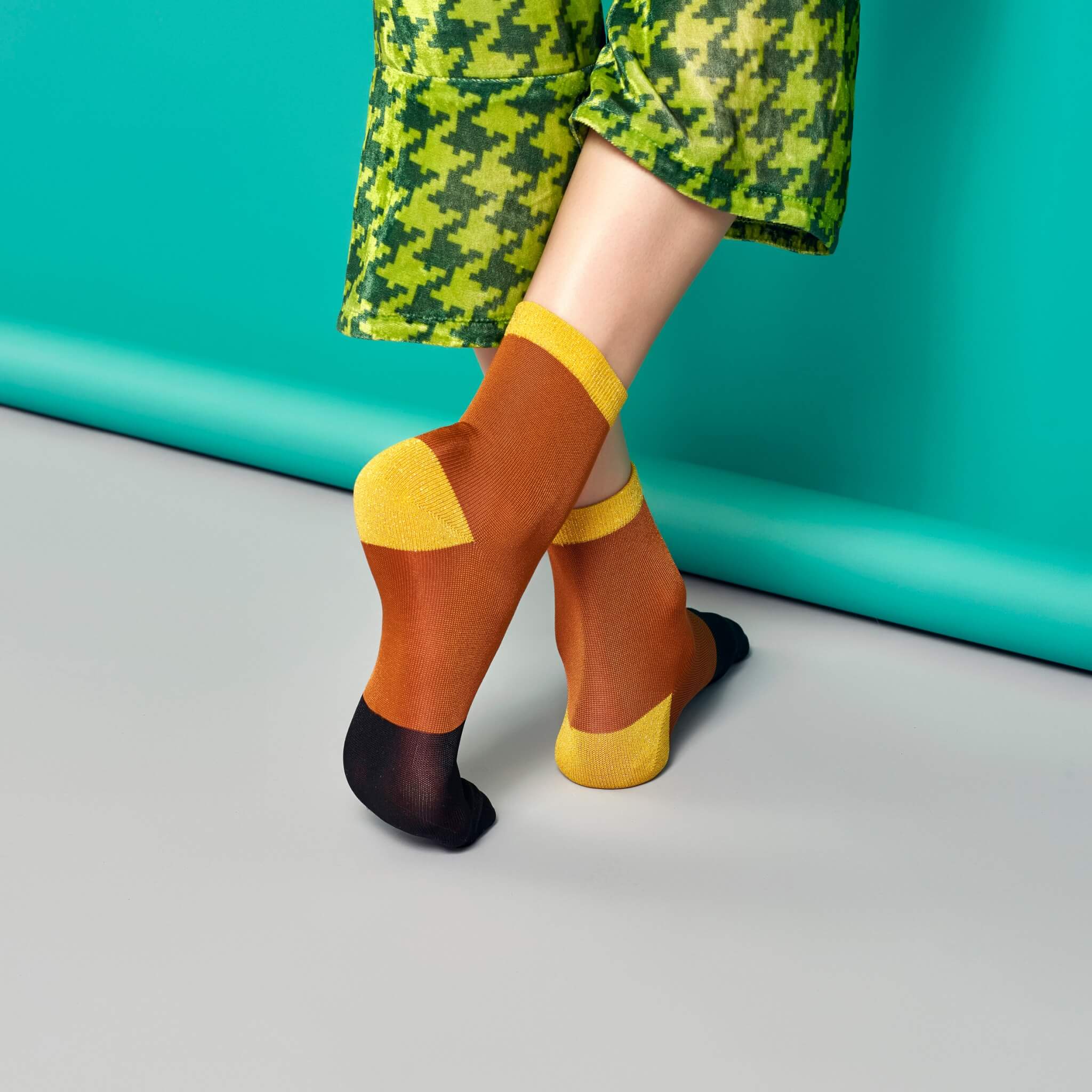 Dámske hnedé ponožky Happy Socks Liza // kolekcia Hysteria