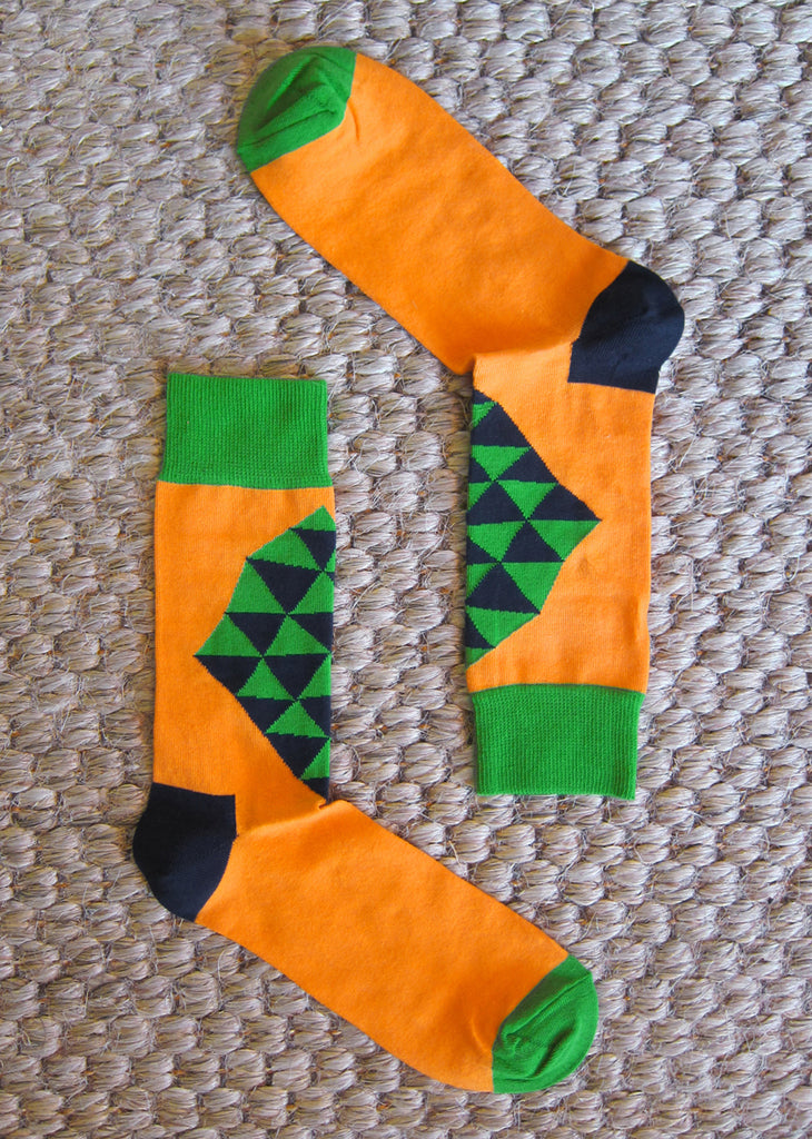 Oranžové ponožky Happy Socks se zeleným kosočtvercem, vzor Mad Triangle
