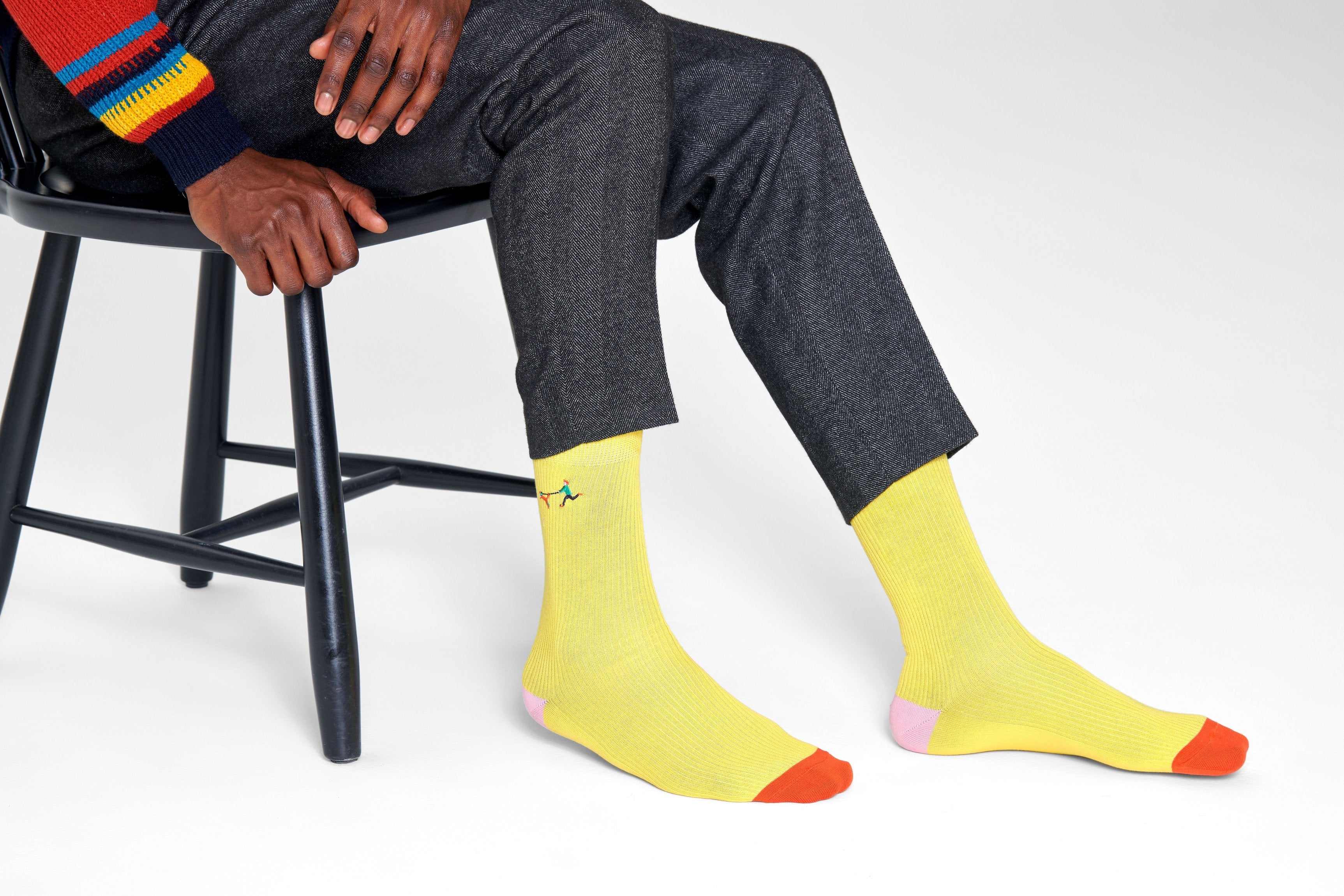 Žlté vrúbkované ponožky Happy Socks s vyšitým psíčkarom, vzor Run The Dog