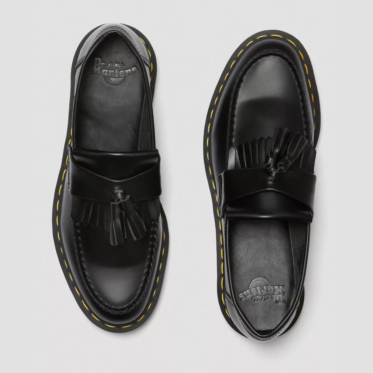 Čierne mokasíny Dr. Martens Adrian Yellow Stitch