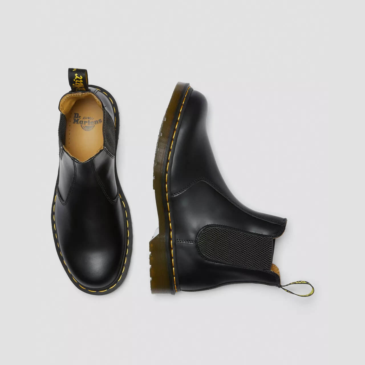 Čierne chelsea topánky Dr. Martens 2976 Yellow Stitch