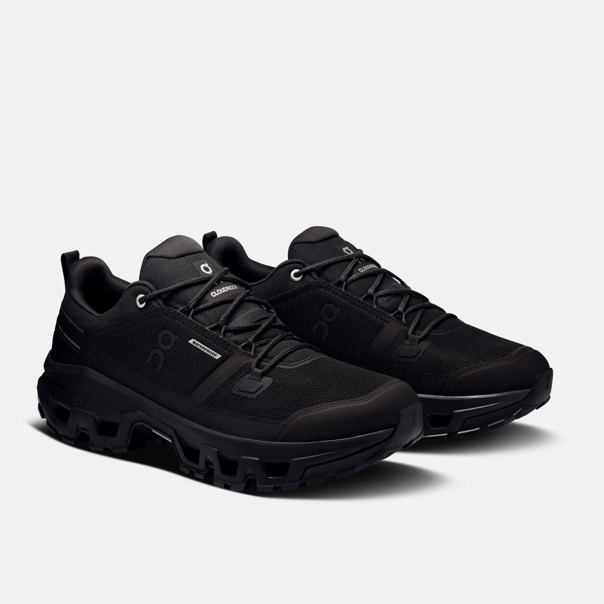 Pánske čierne outdoorové topánky On Cloudrock Low WP