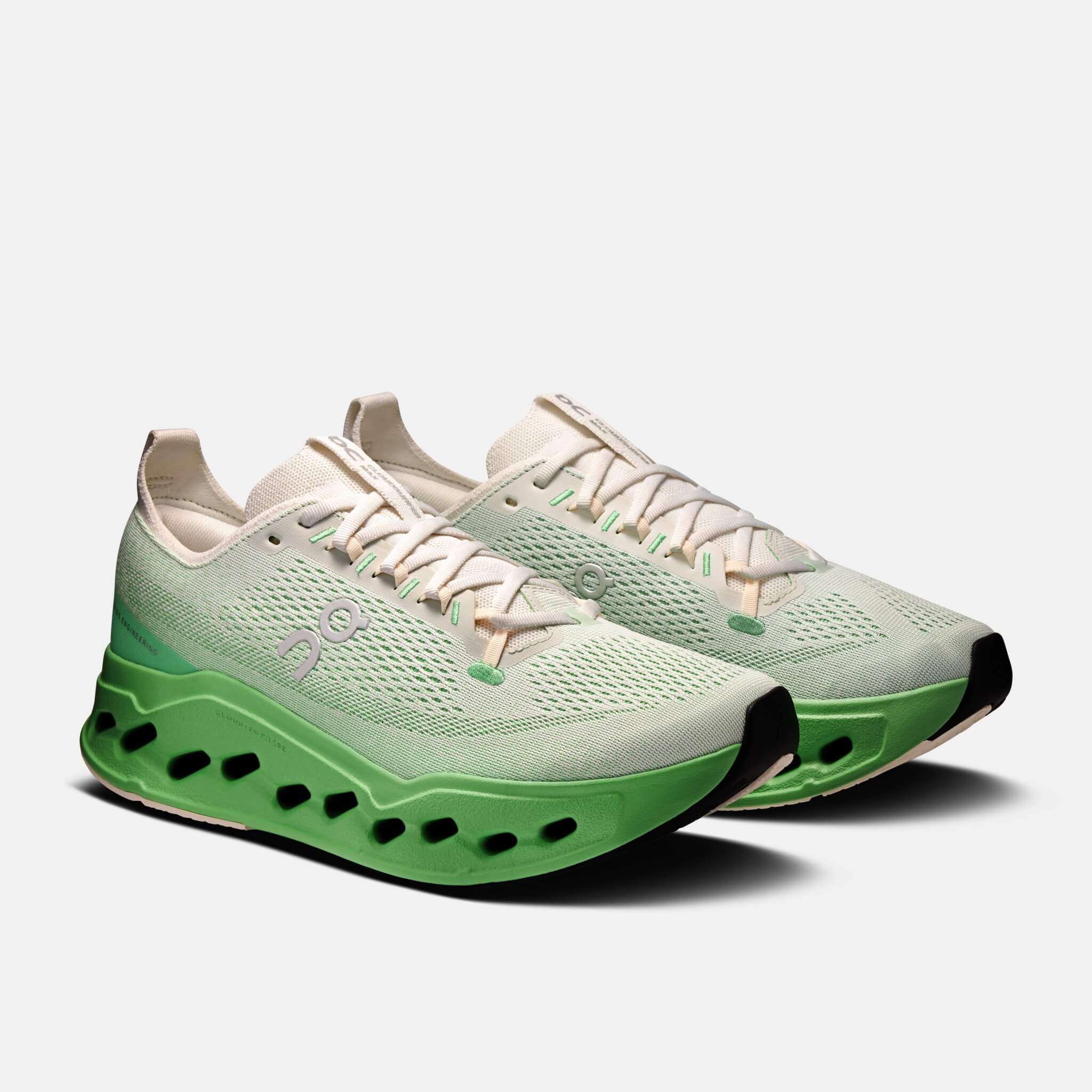 Pánske šedo-zelené bežecké tenisky On Cloudsurfer Max