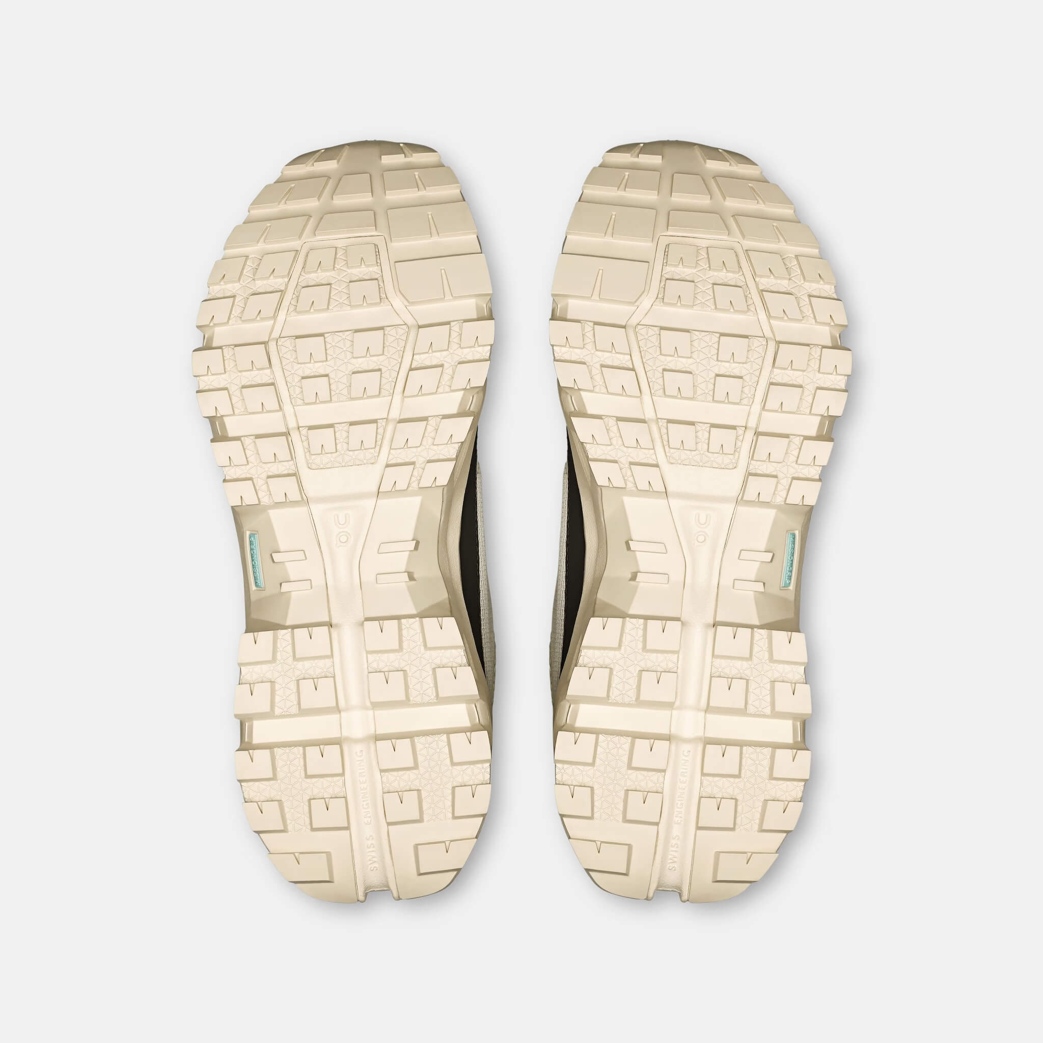 Dámske šedé outdoorové topánky ON Cloudrock Low WP