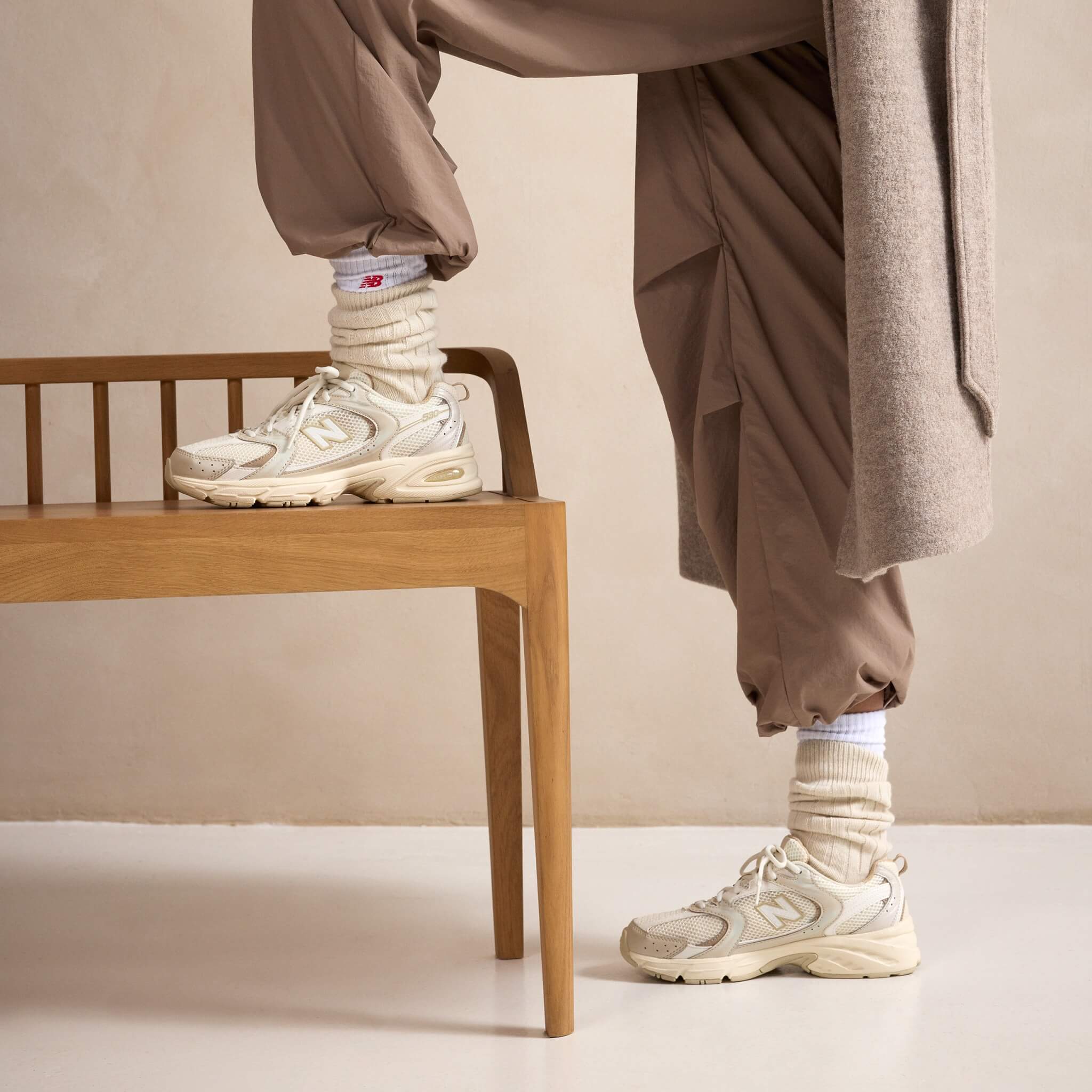 Unisex béžové voľnočasové tenisky New Balance MR530