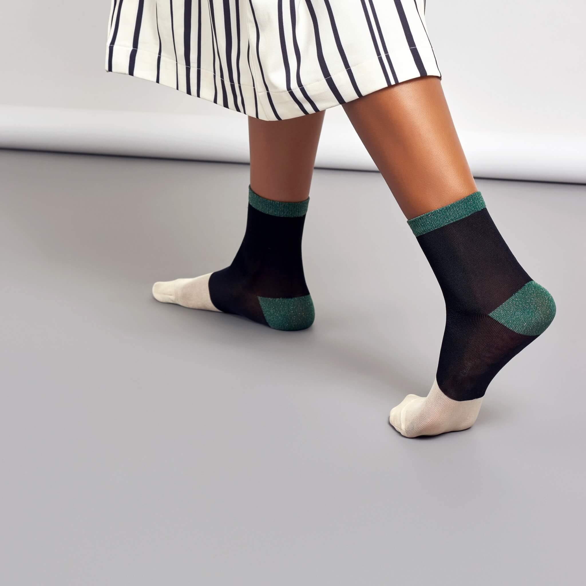 Dámske čierne ponožky Happy Socks Liza // kolekcia Hysteria