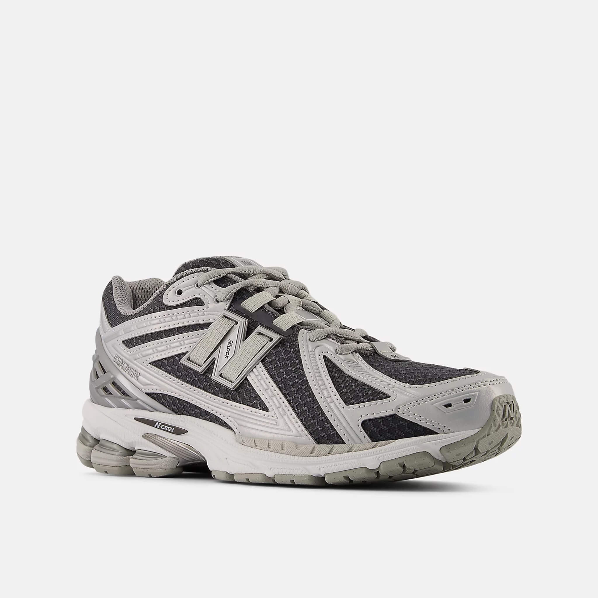 Unisex čierno-strieborné voľnočasové tenisky New Balance U1906R