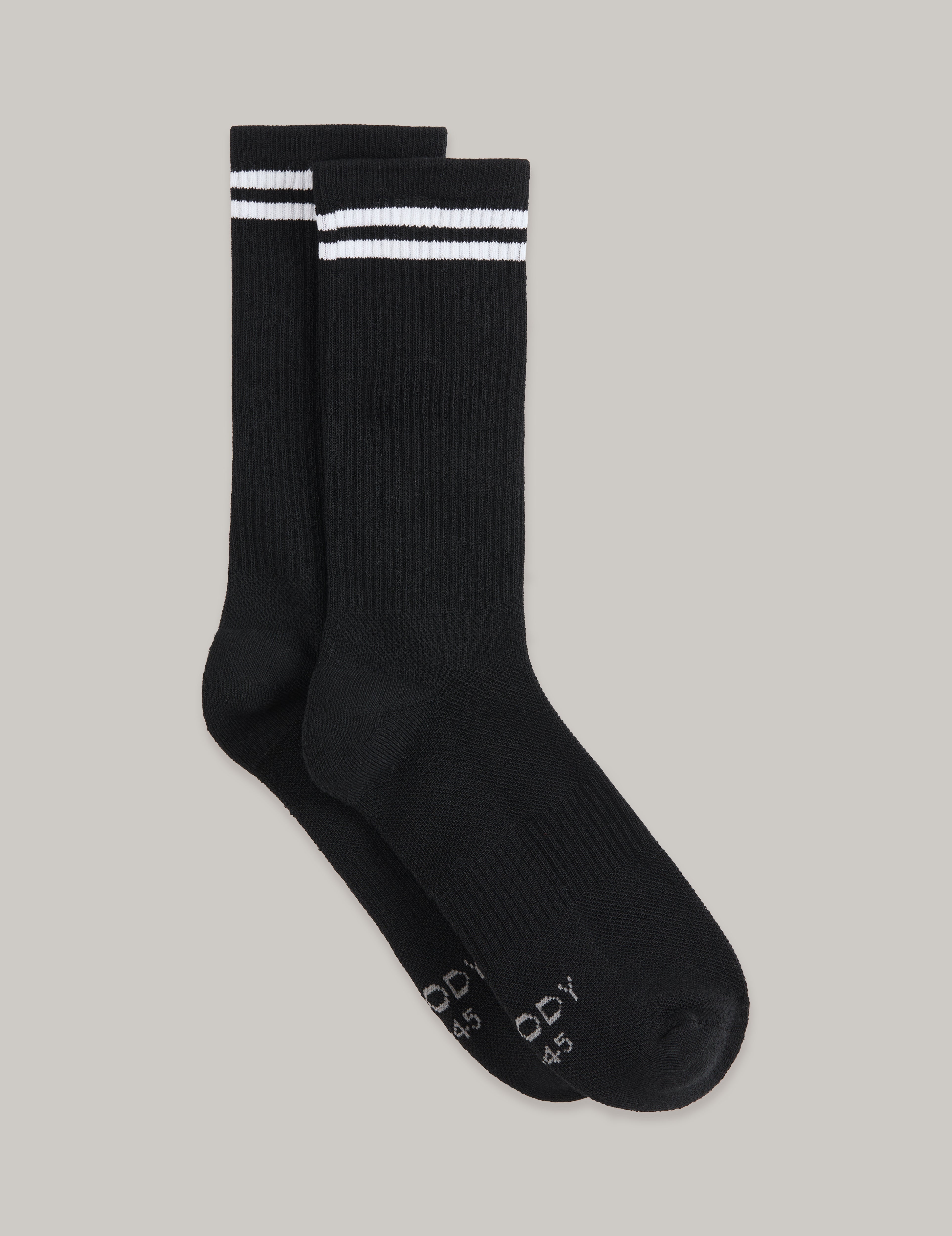 WSCFBW_01_BS068_BLK-WHT_Striped-Cushioned-Crew-Socks_BLACK-WHITE_Ghost.jpg